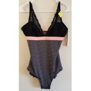 Lace body suit 🖤🩷